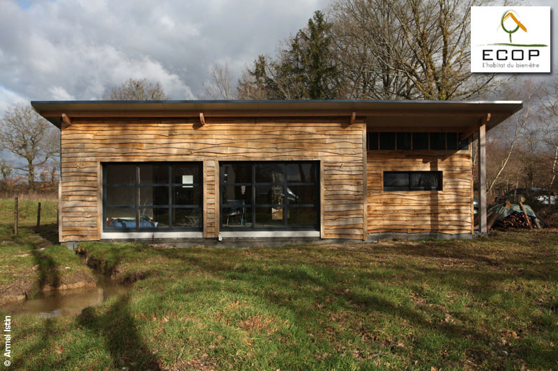 le bardage d'une maison écologique