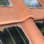 un panneau photovoltaïque dissimulé dans la tuile